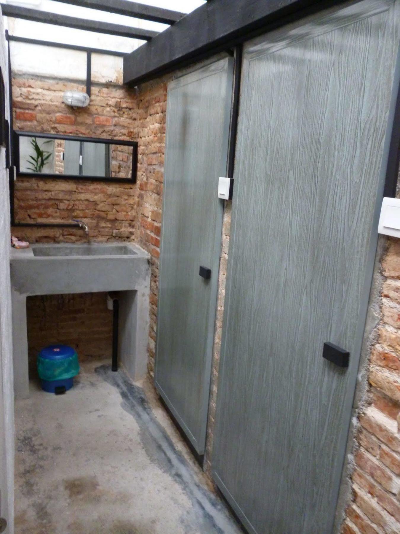 Ola Lavanderia Cafe Asrama